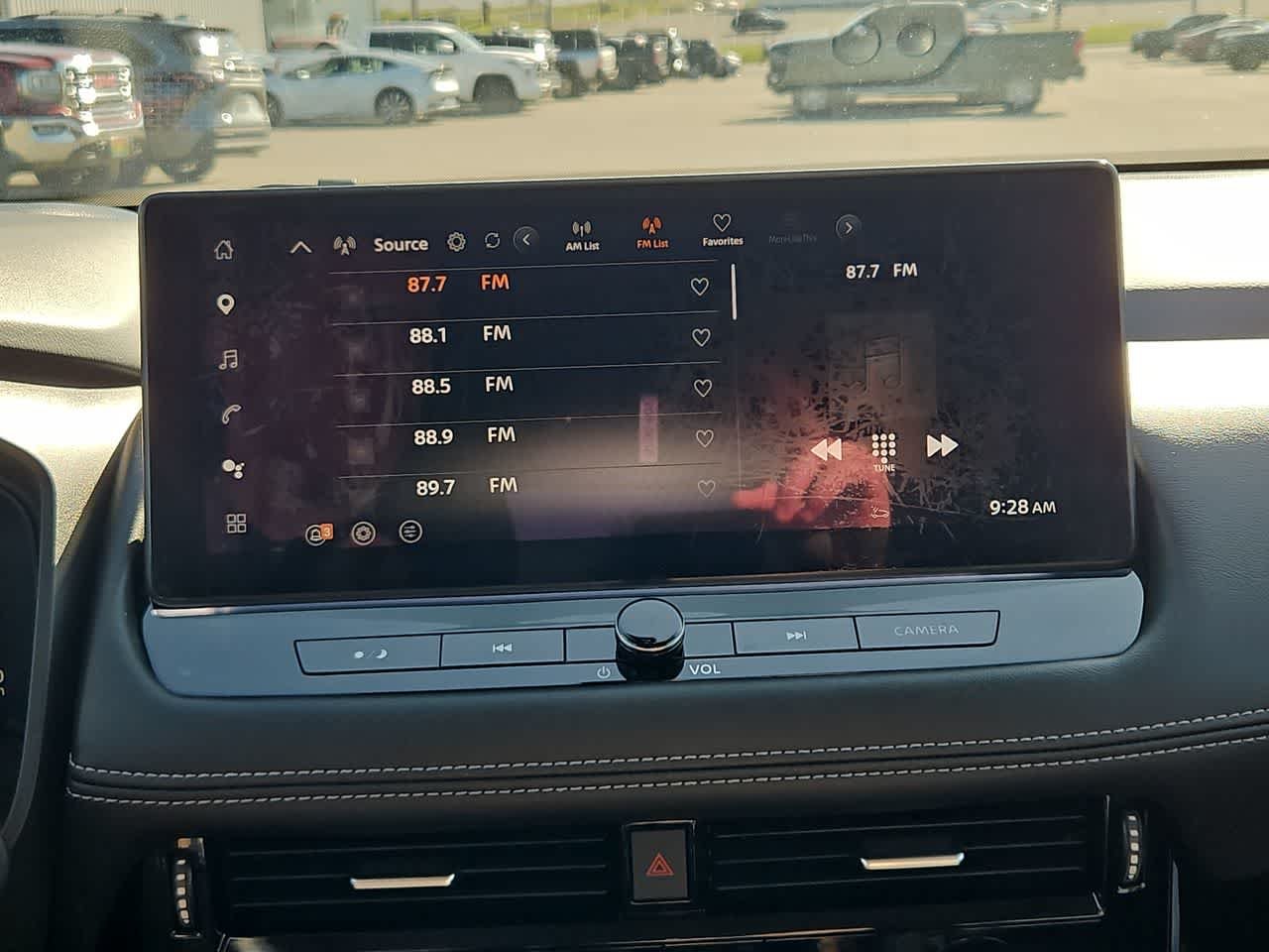 Used 2025 Boulder Gray Pearl Nissan SL image 21