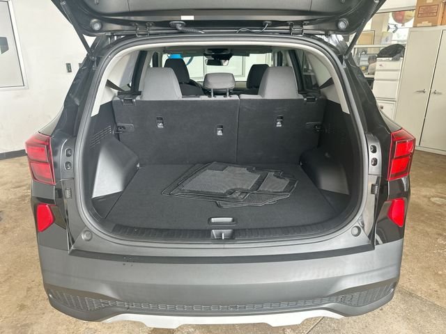 Used 2023 Black Kia LX image 21