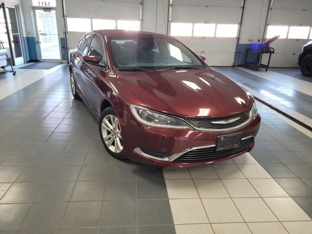 2015 Chrysler 200 Limited's photo