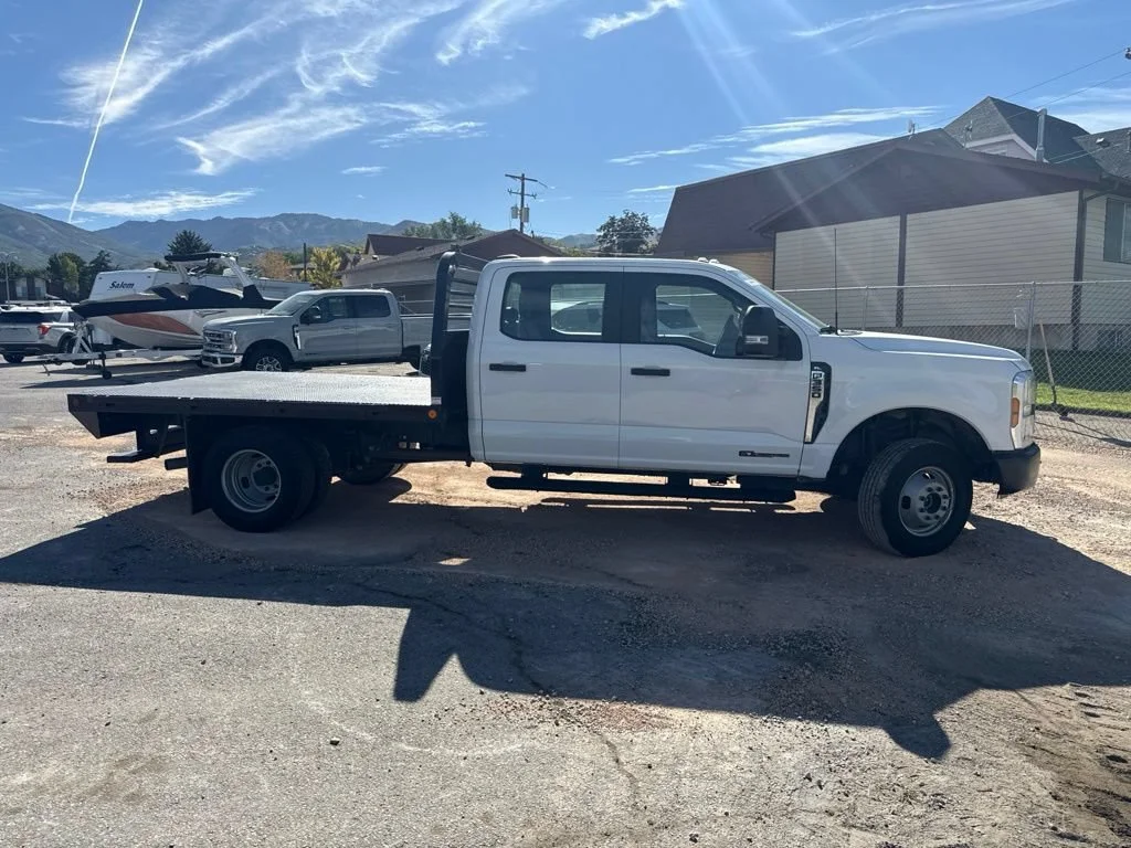 2025 Ford F-350 Super Duty Chassis Cab XL - Photo 3