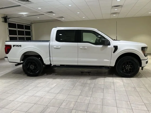 New 2026 Oxford White Ford XLT image 34