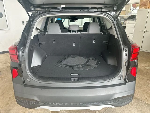 Used 2023 Black Kia LX image 21