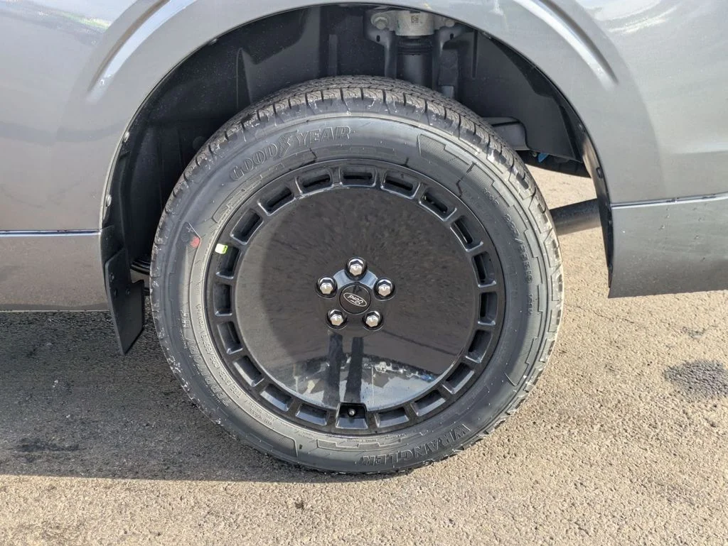 New 2026 Carbonized Gray Metallic Ford Lobo™ image 18