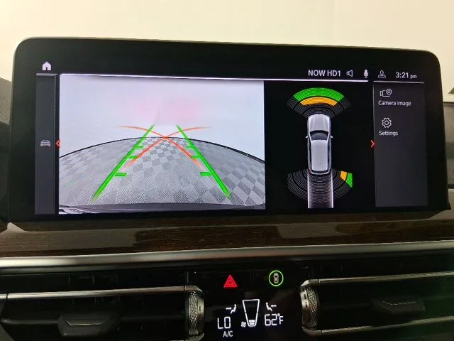 Used 2023 Black BMW xDrive30i image 19