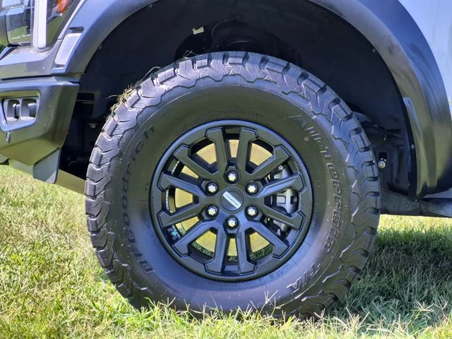 Used 2024 Gray Ford Raptor image 17
