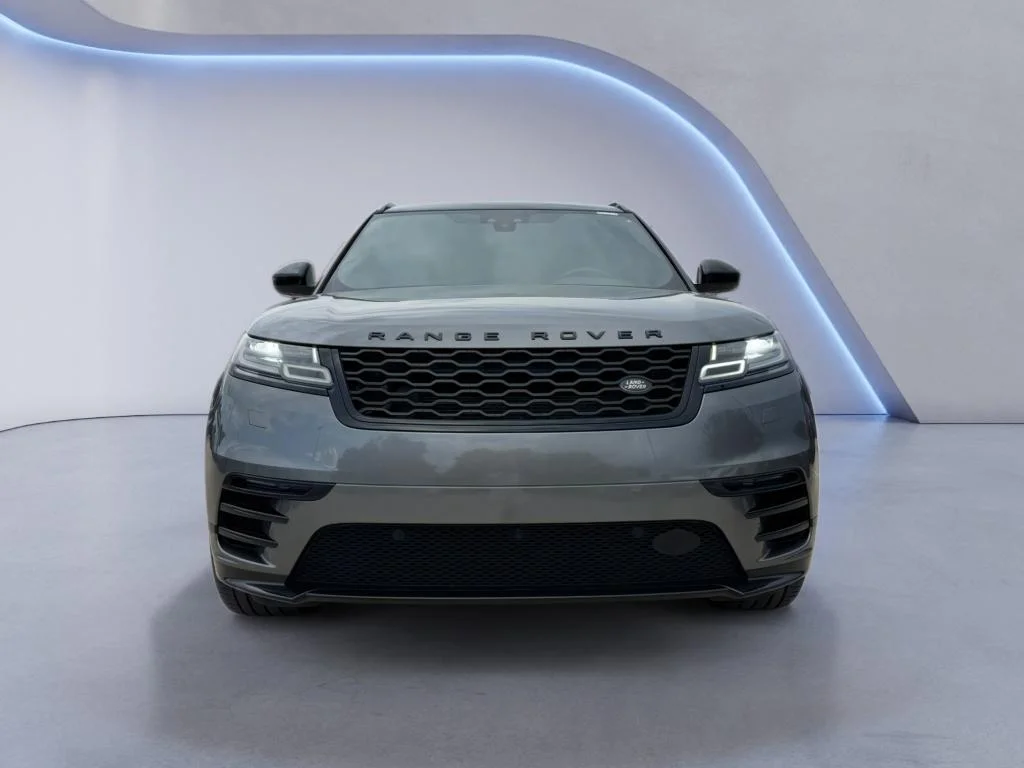 Used 2019 Corris Grey Metallic Land Rover R-Dynamic SE image 9