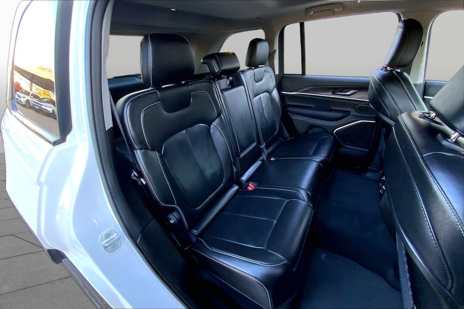Used 2022 Bright White Clearcoat Jeep  image 19