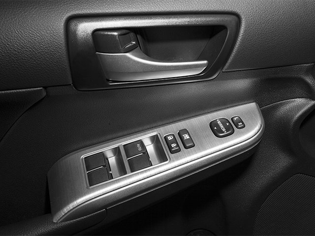 Used 2014  Toyota L image 17