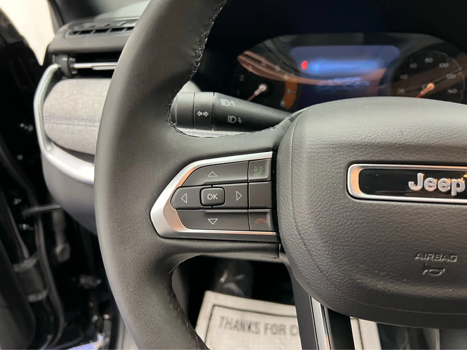 Used 2024 Diamond Black Crystal Pearlcoat Jeep Latitude image 20