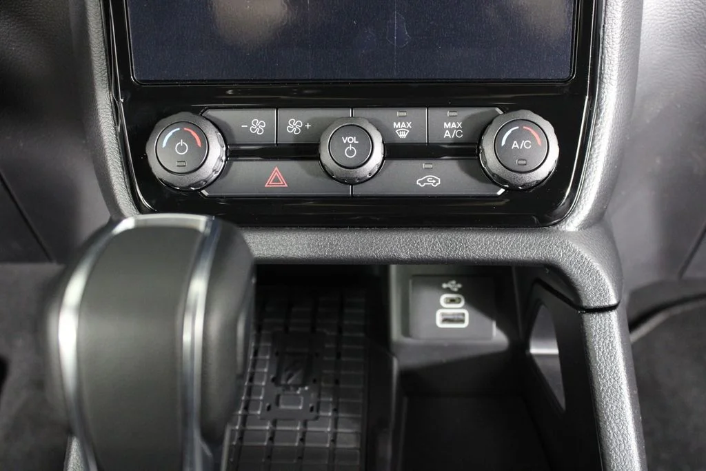 New 2026 Black Ford XLT image 27