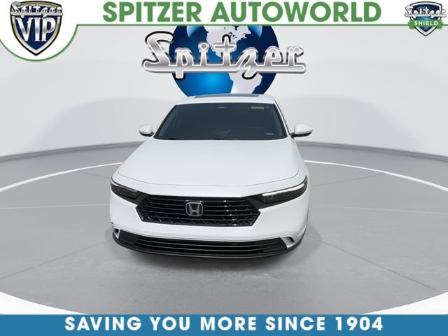 Used 2024 White Honda EX image 3