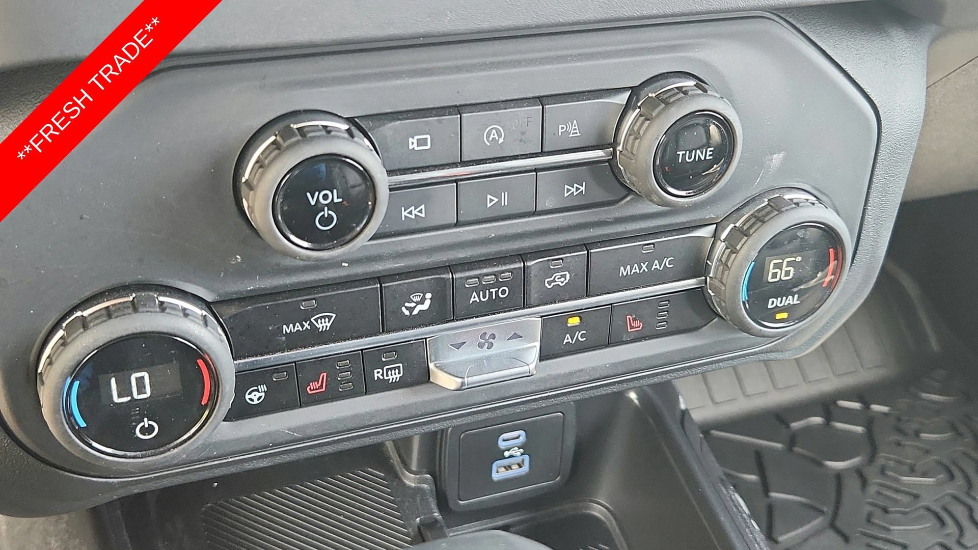Used 2025 Gray Ford Outer Banks image 18