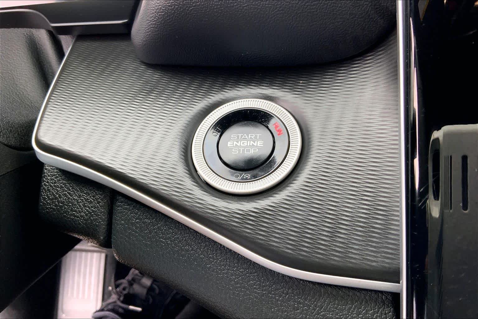 Used 2025 Silver Zynith Jeep Altitude X image 32