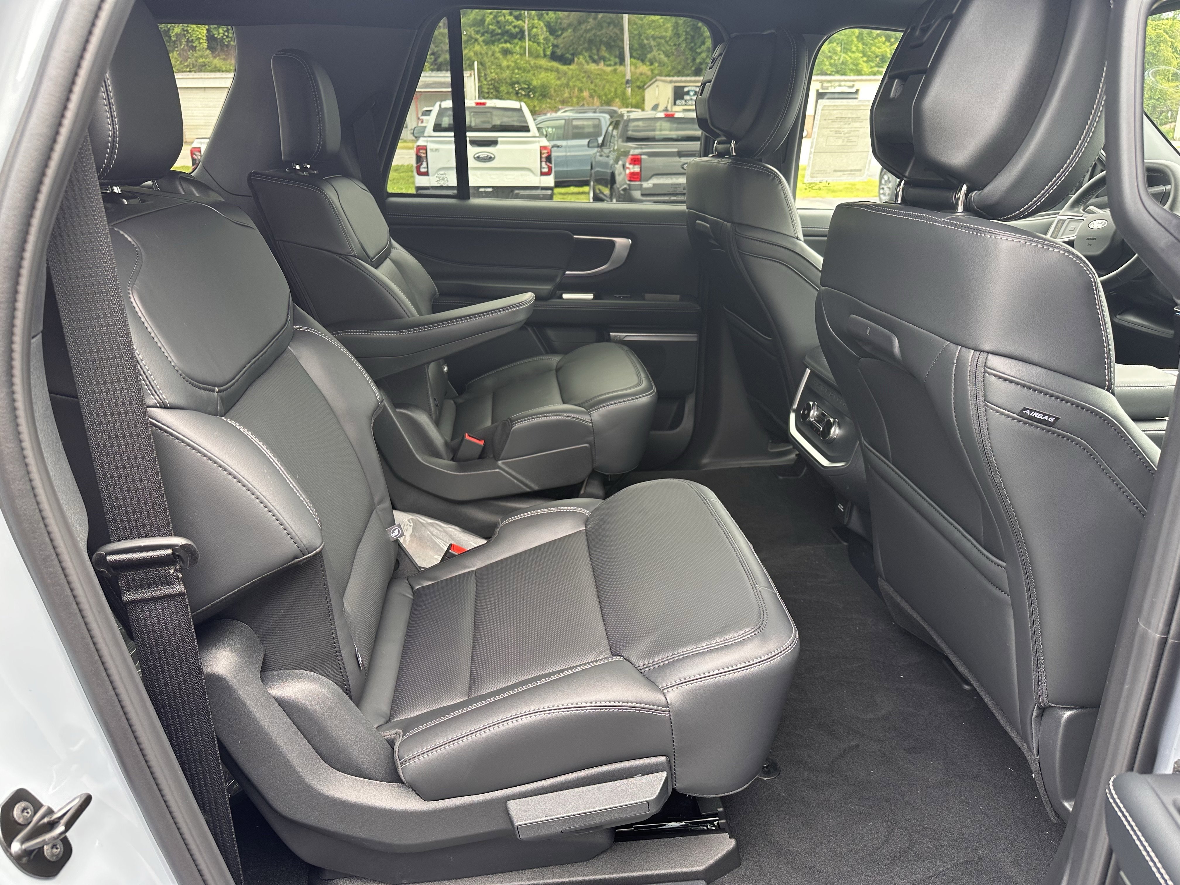 New 2026 Glacier Gray Metallic Tri-Coat Ford MAX Platinum® image 16
