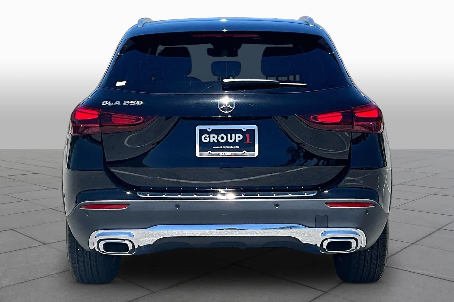 Used 2025 Night Black Mercedes-Benz GLA 250 image 5