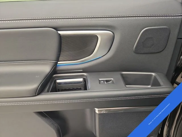 New 2026 Agate Black Metallic Ford MAX Platinum® image 27
