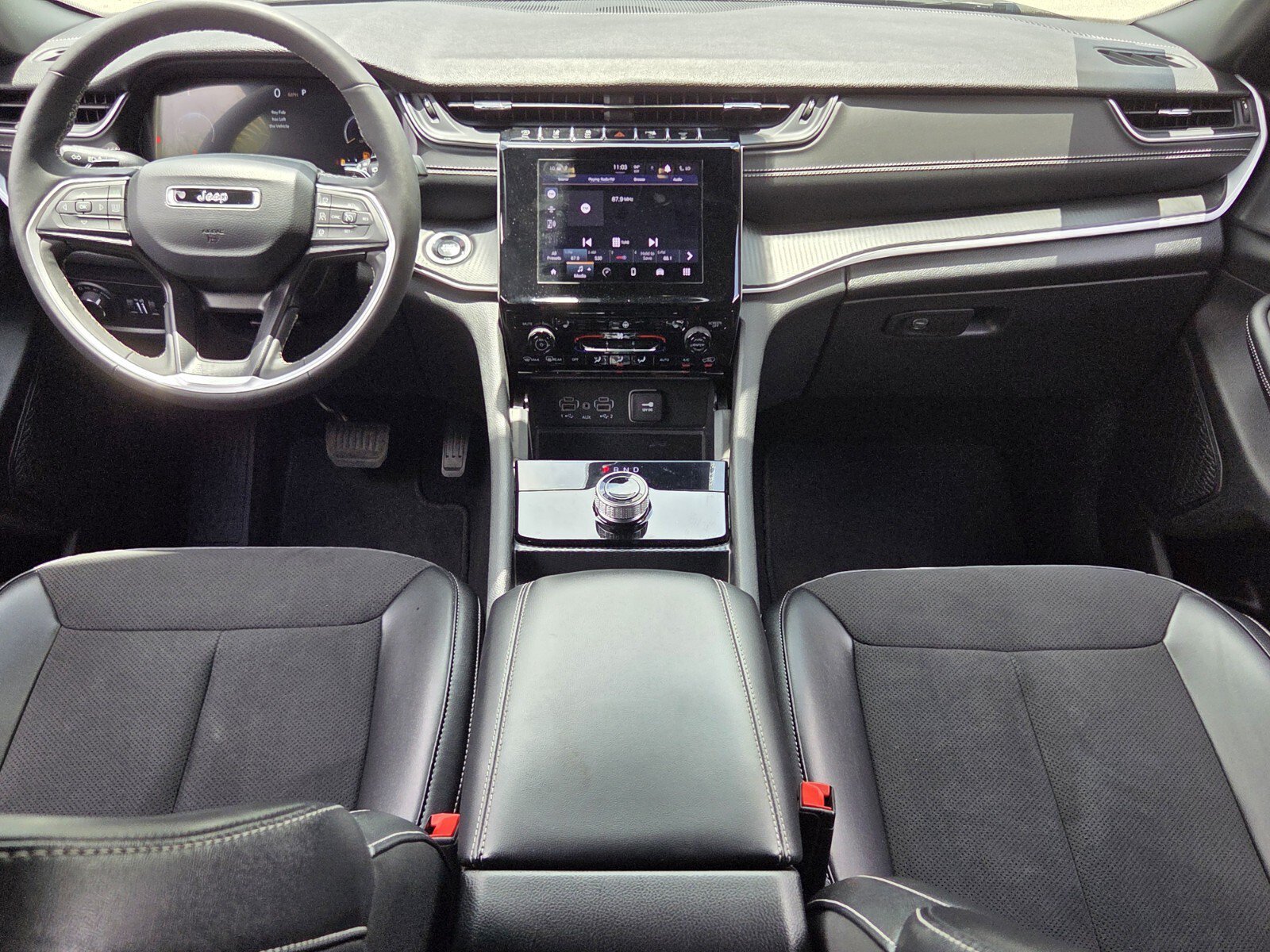 Used 2024 Diamond Black Crystal Pearlcoat Jeep Altitude X image 13