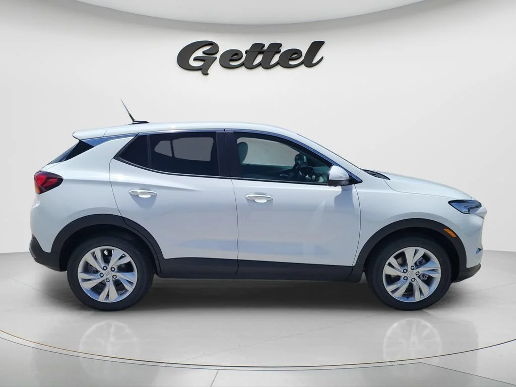 New 2026 Summit White Buick Preferred image 4