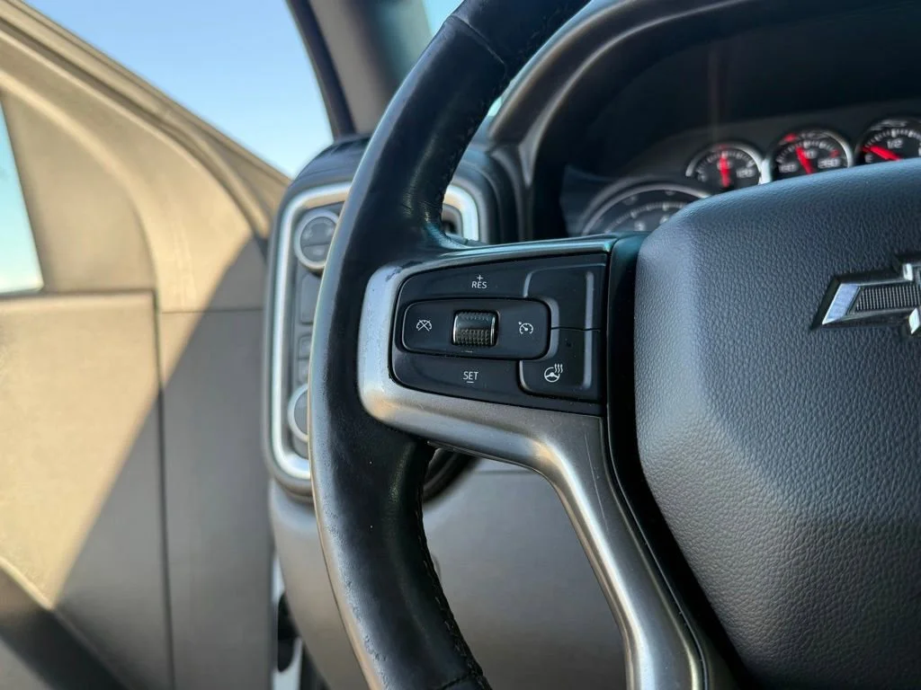 Used 2019 SUMMIT WHITE Chevrolet RST image 16