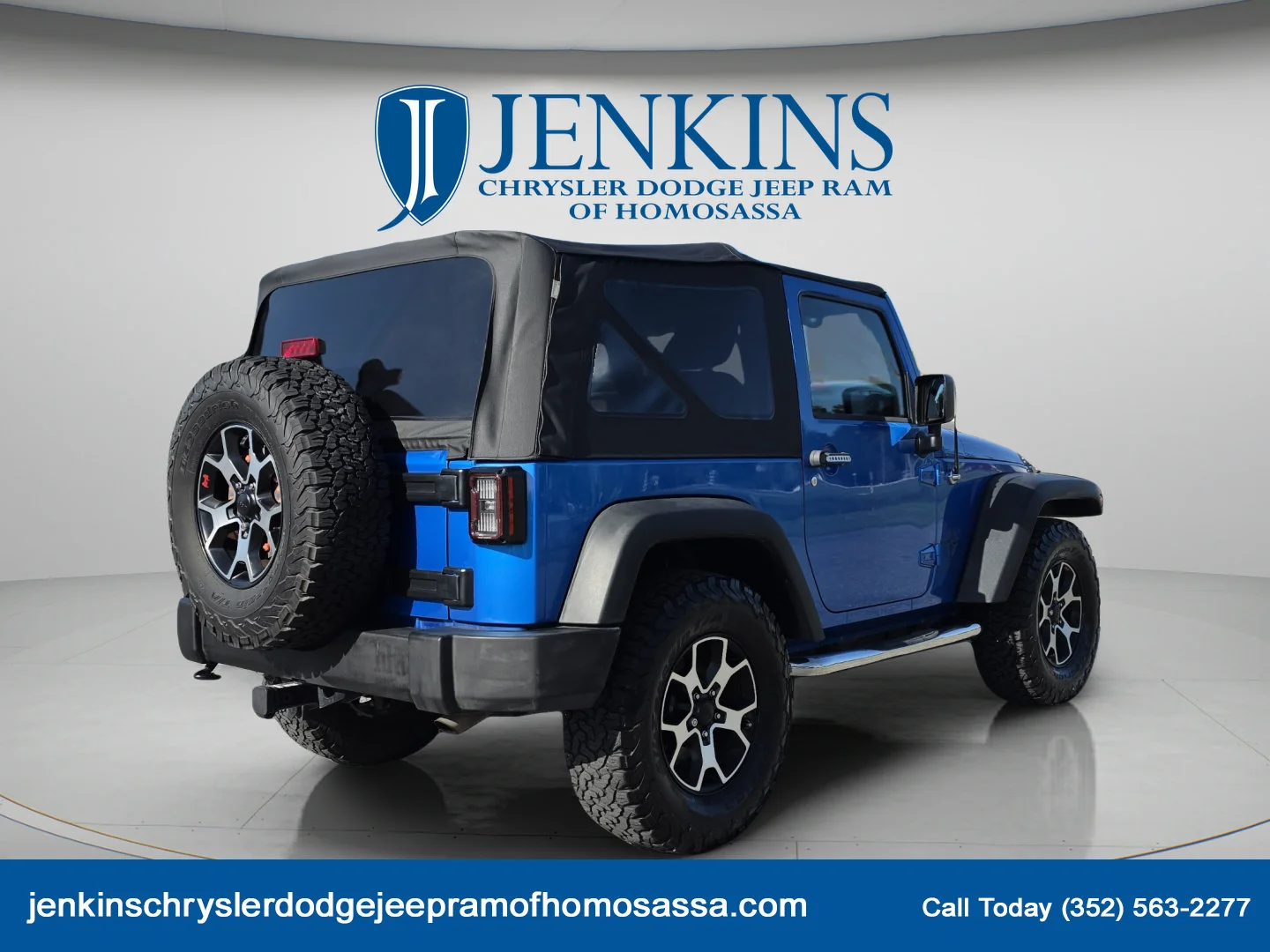 Used 2015 Hydro Blue Pearl Coat Jeep Sport image 5