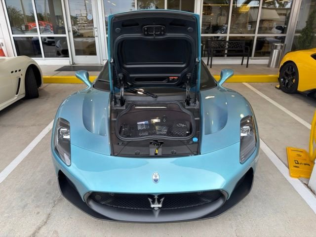 Used 2024 Aqua Rainbow Maserati Cielo image 9