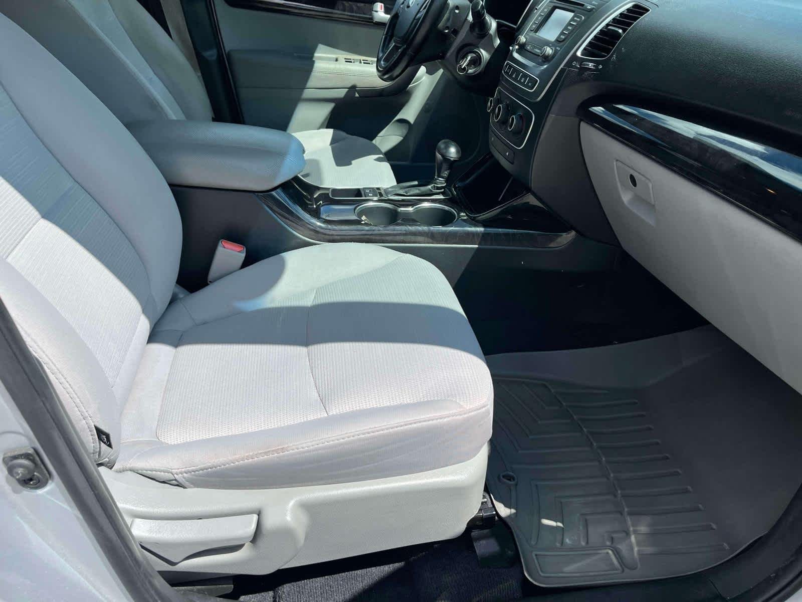 Used 2015 Bright Silver Kia LX image 24