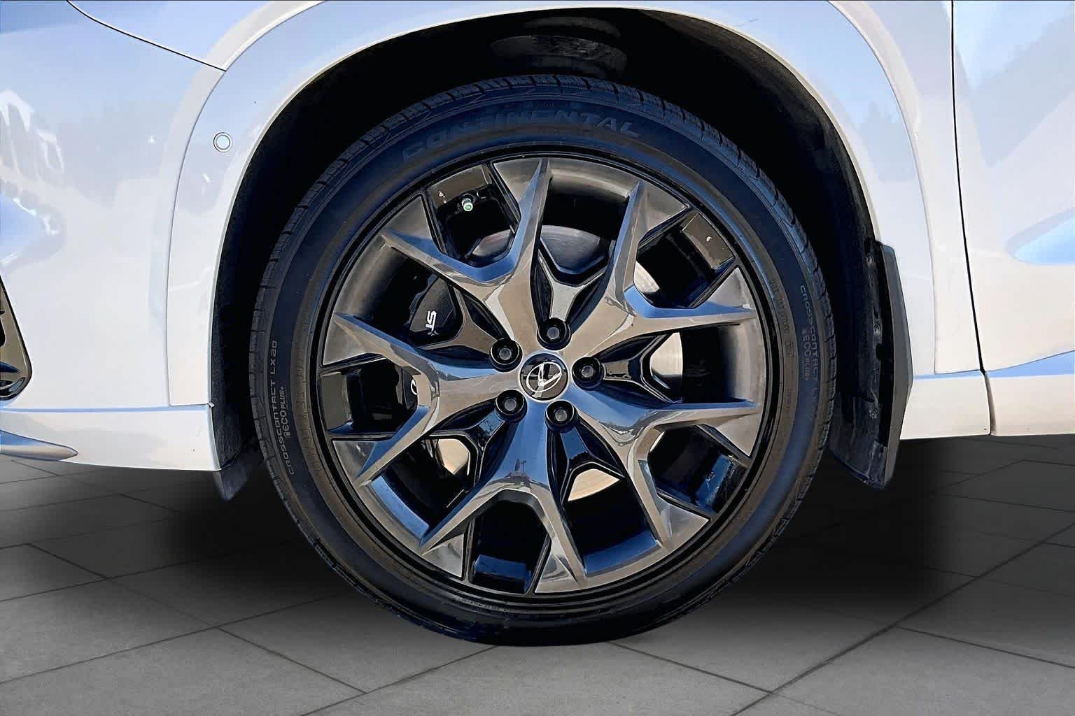 Used 2024 Wind Chill Pearl Lexus F SPORT Luxury image 11