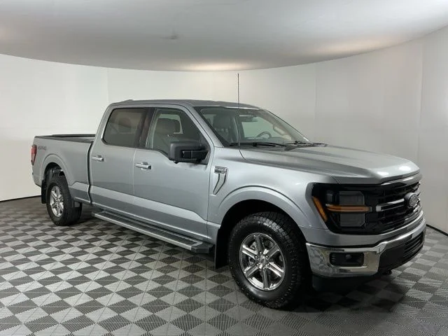 Used 2024  Ford XLT image 3