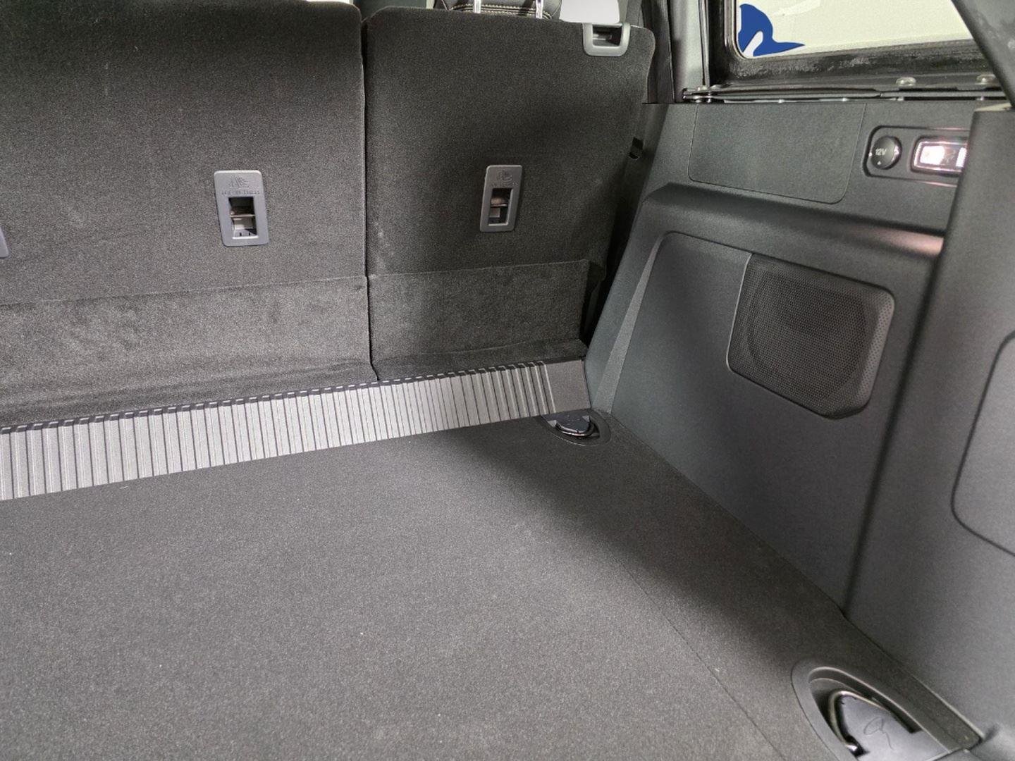 Used 2025 Carbonized Gray Metallic Ford Badlands image 6