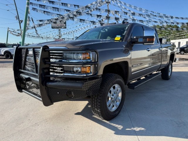 2015 Chevrolet Silverado HD LTZ 4WD Crew Cab Short Box SRW w R6Q's photo