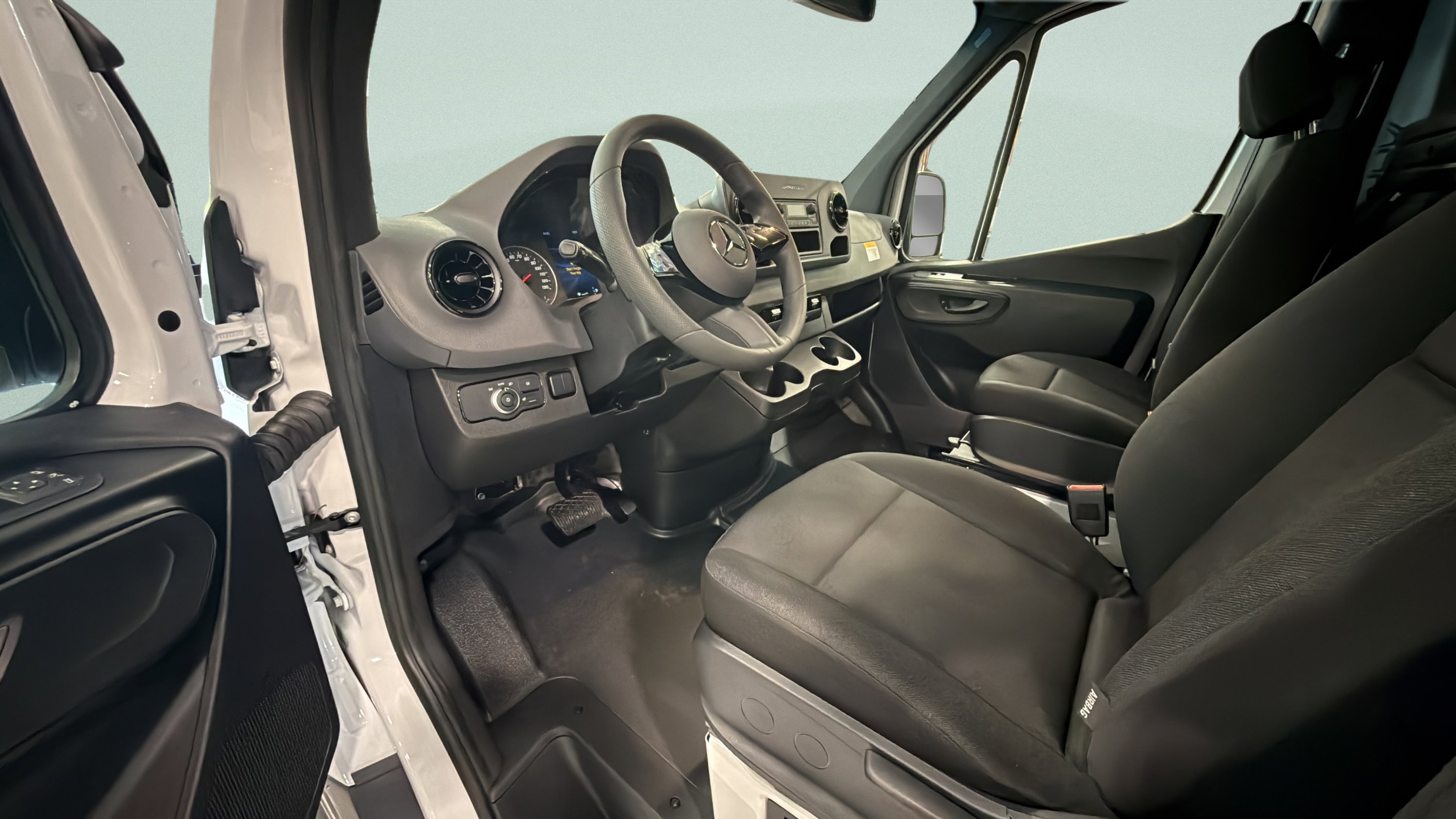 New 2026 Arctic White Mercedes-Benz Worker image 19