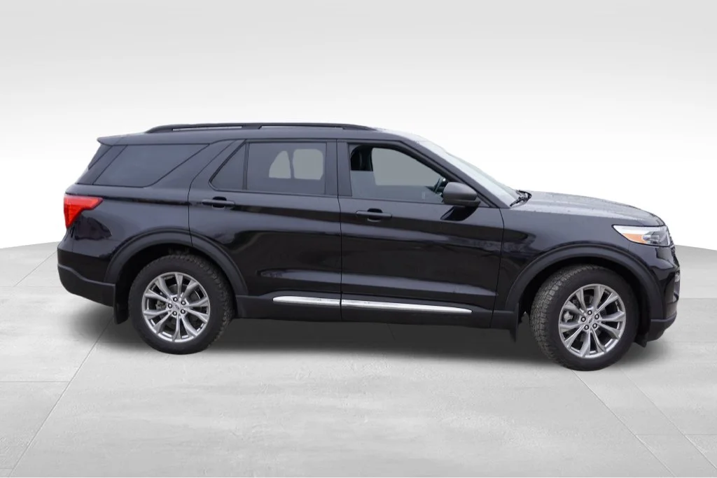 Used 2022 Black Ford XLT image 3