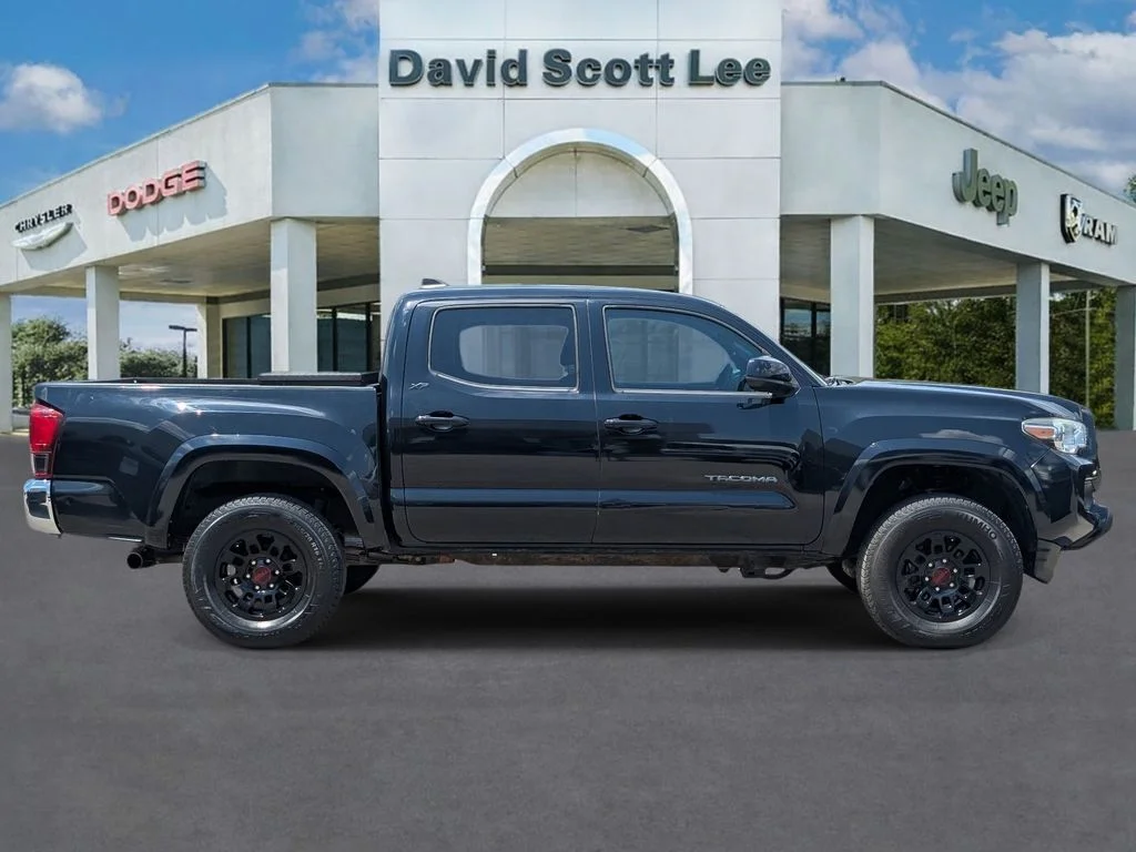 Used 2019 Black Toyota SR5 image 33