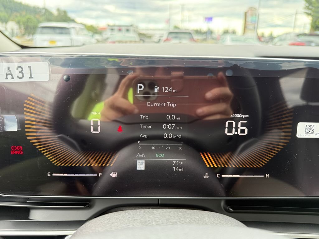 New 2027 Snow White Pearl Kia LXS image 25