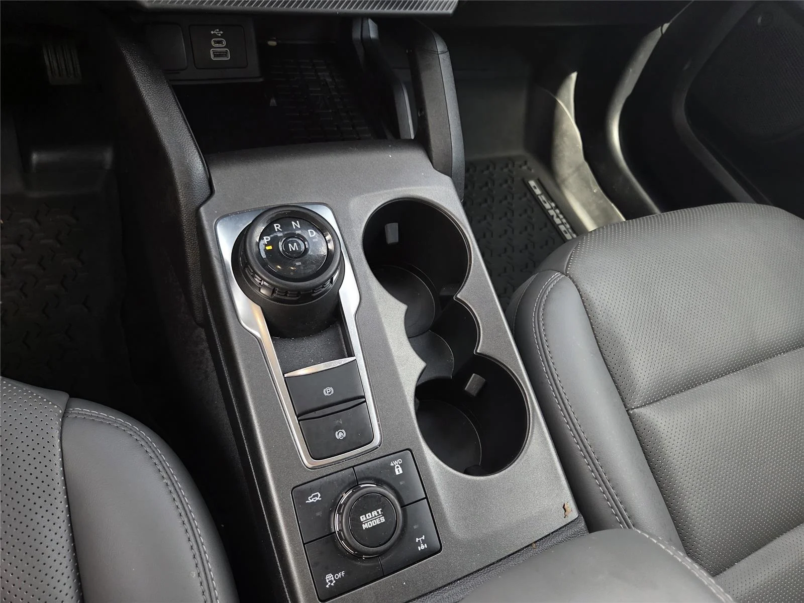 Used 2025 Desert Sand Ford Badlands image 15