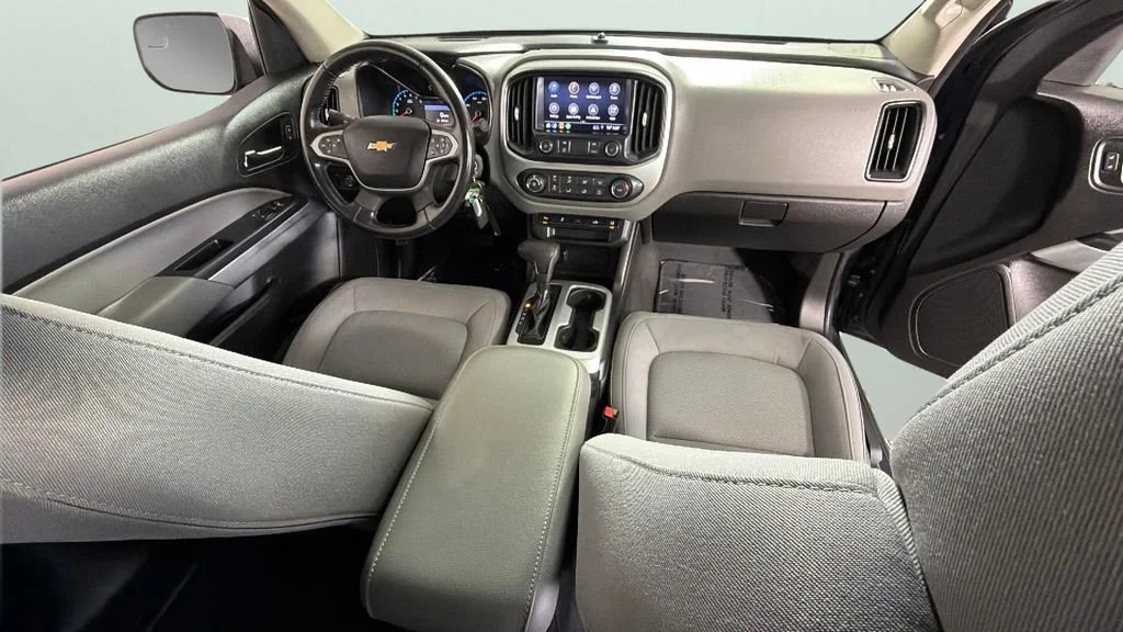 Used 2019 SHADOW GRAY METALLIC Chevrolet 2WD LT image 30