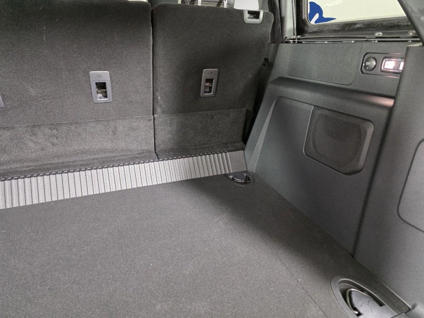 Used 2025 Carbonized Gray Metallic Ford Badlands image 6