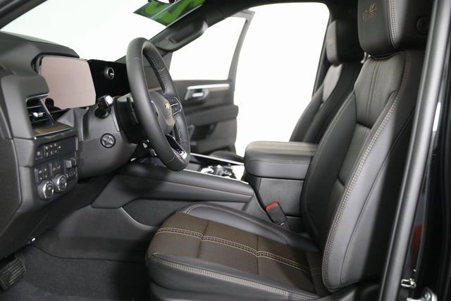 2026 Chevrolet Suburban High Country - Photo 16