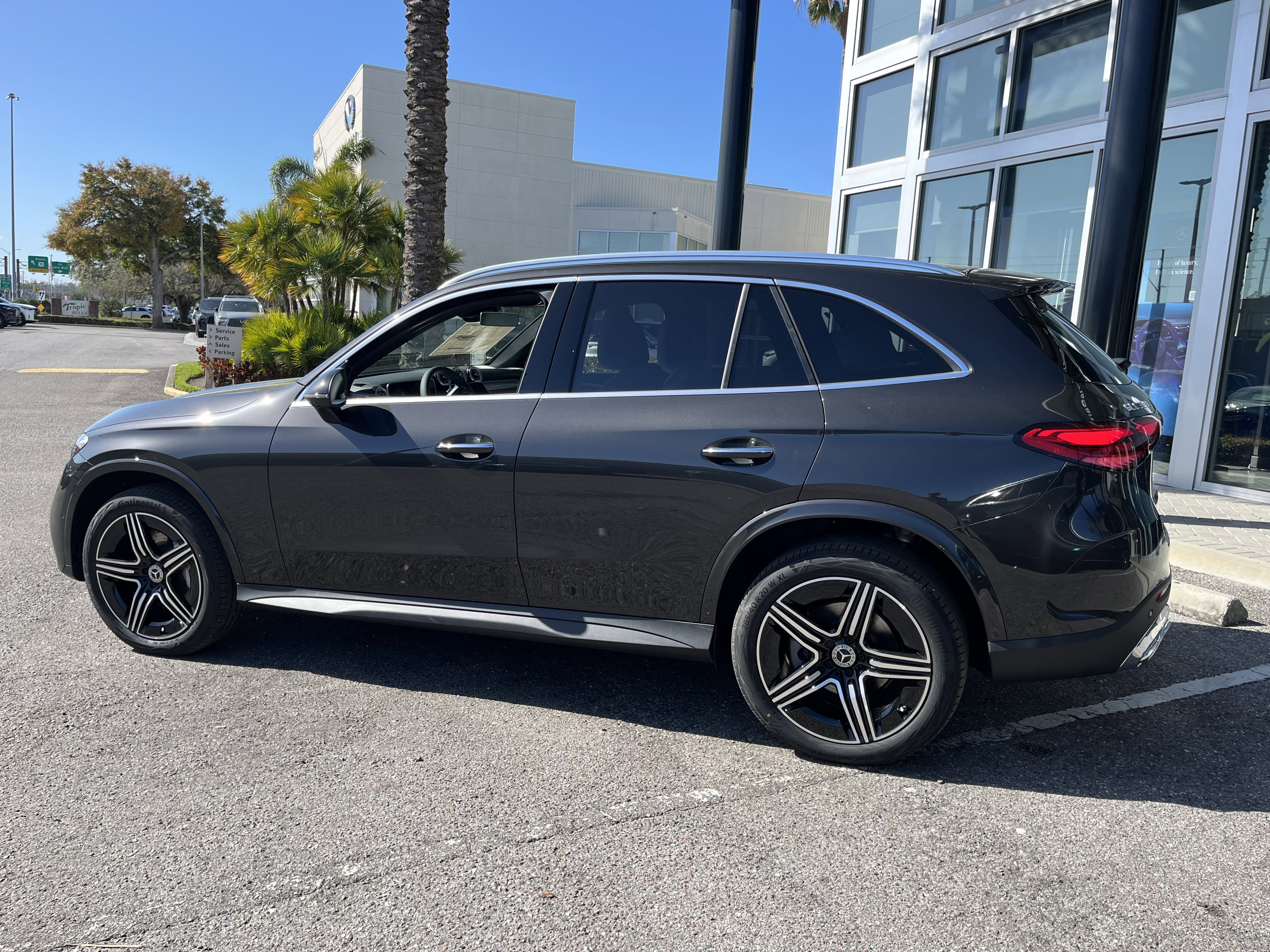 New 2026 Graphite Grey Metallic Mercedes-Benz GLC 300 image 4
