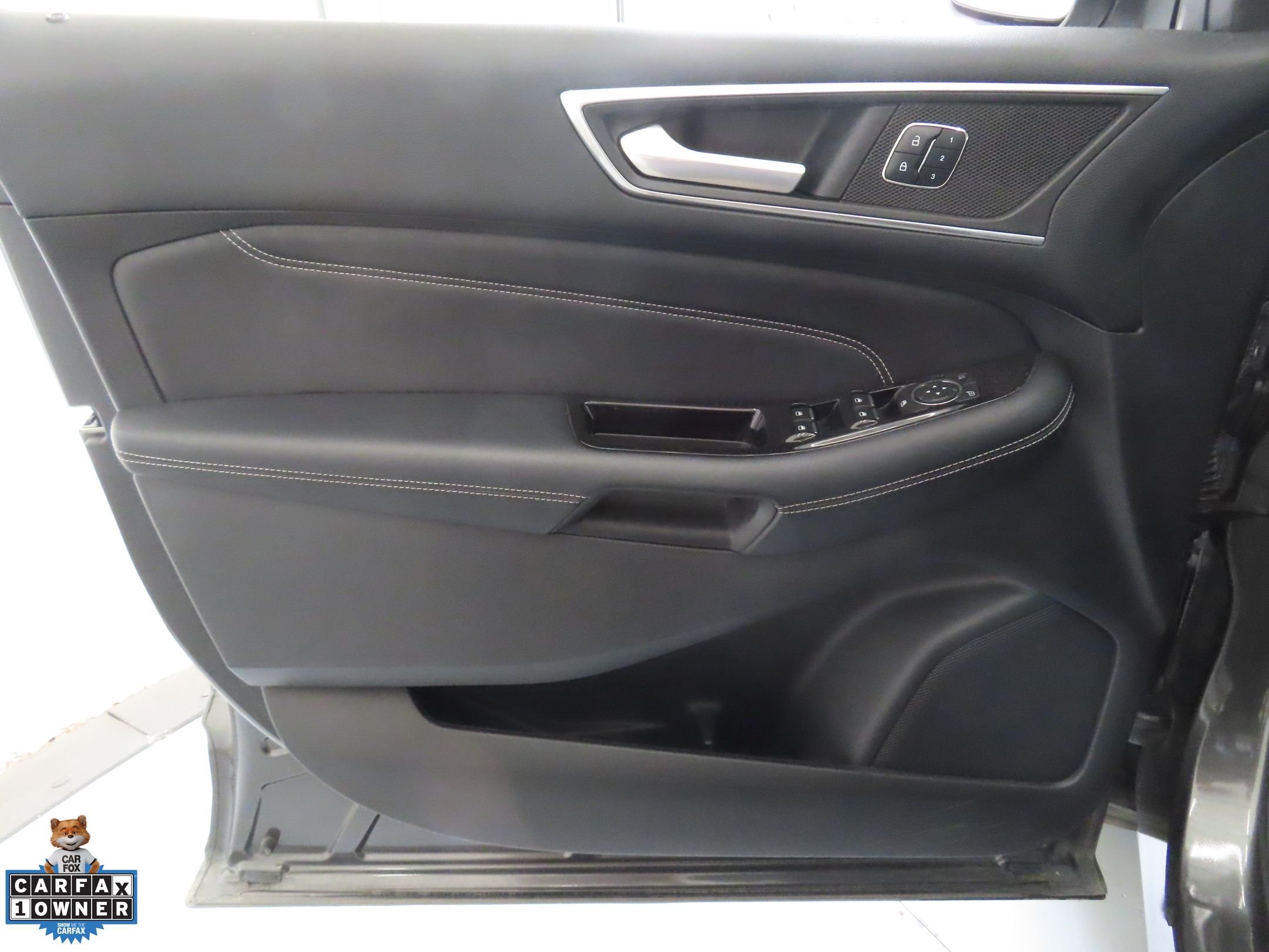 Used 2016 Gray Ford Titanium image 10