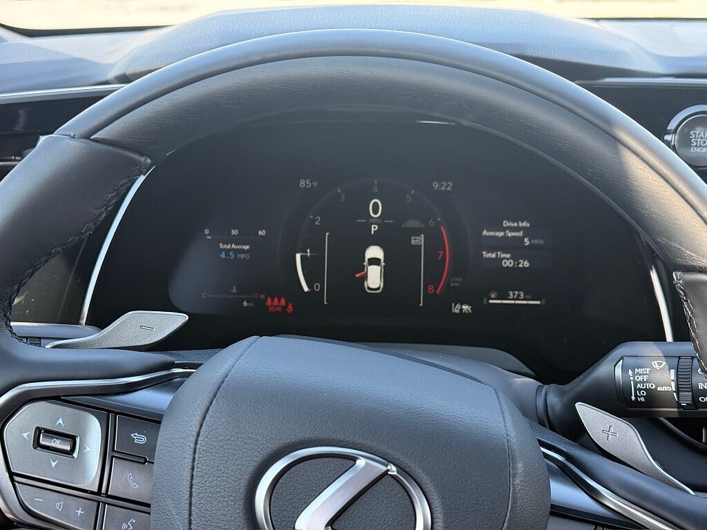 New 2026 Eminent White Pearl Lexus PREMIUM PLUS image 29