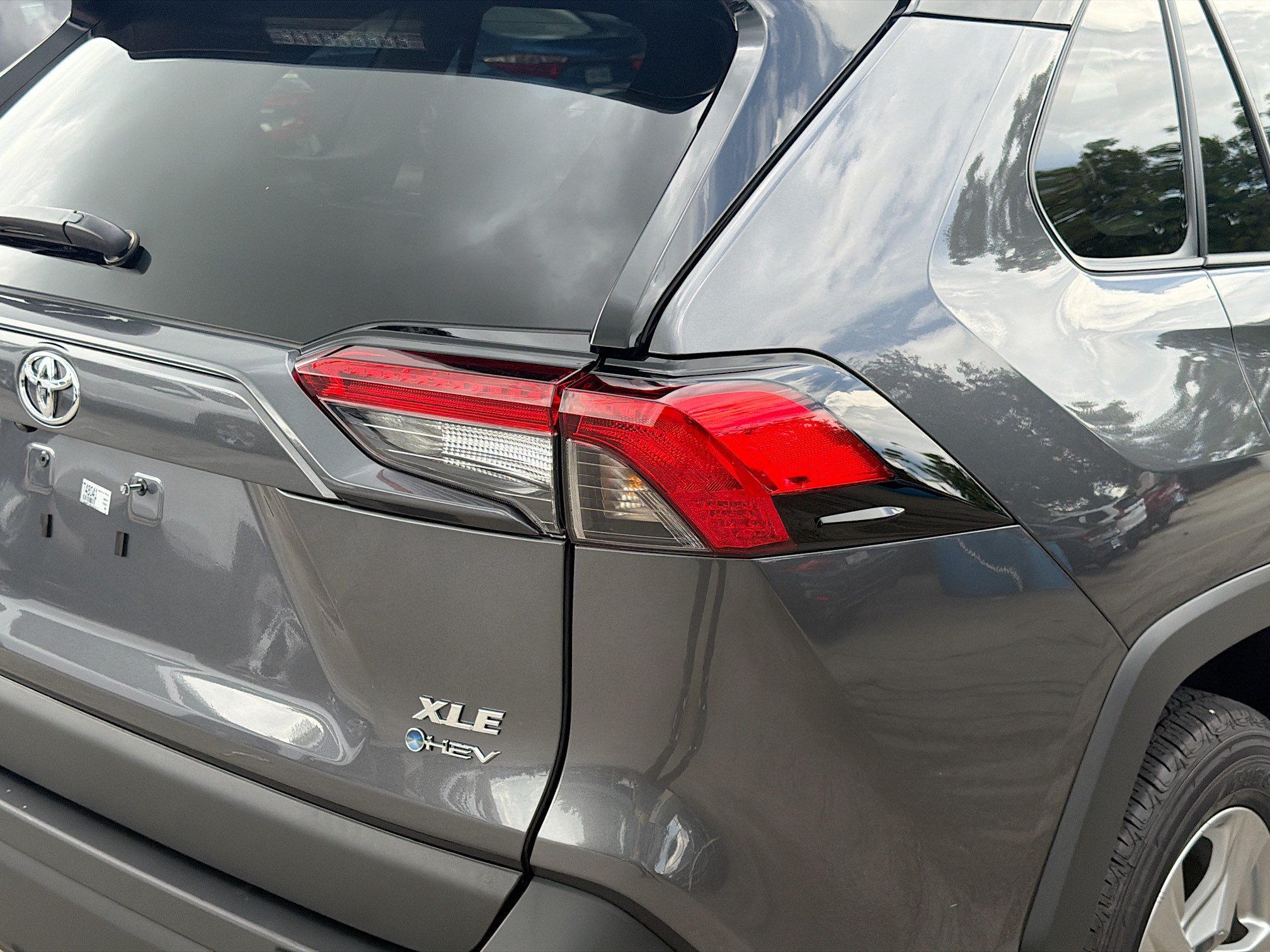 Used 2025 Magnetic Gray Metallic Toyota Hybrid XLE image 27