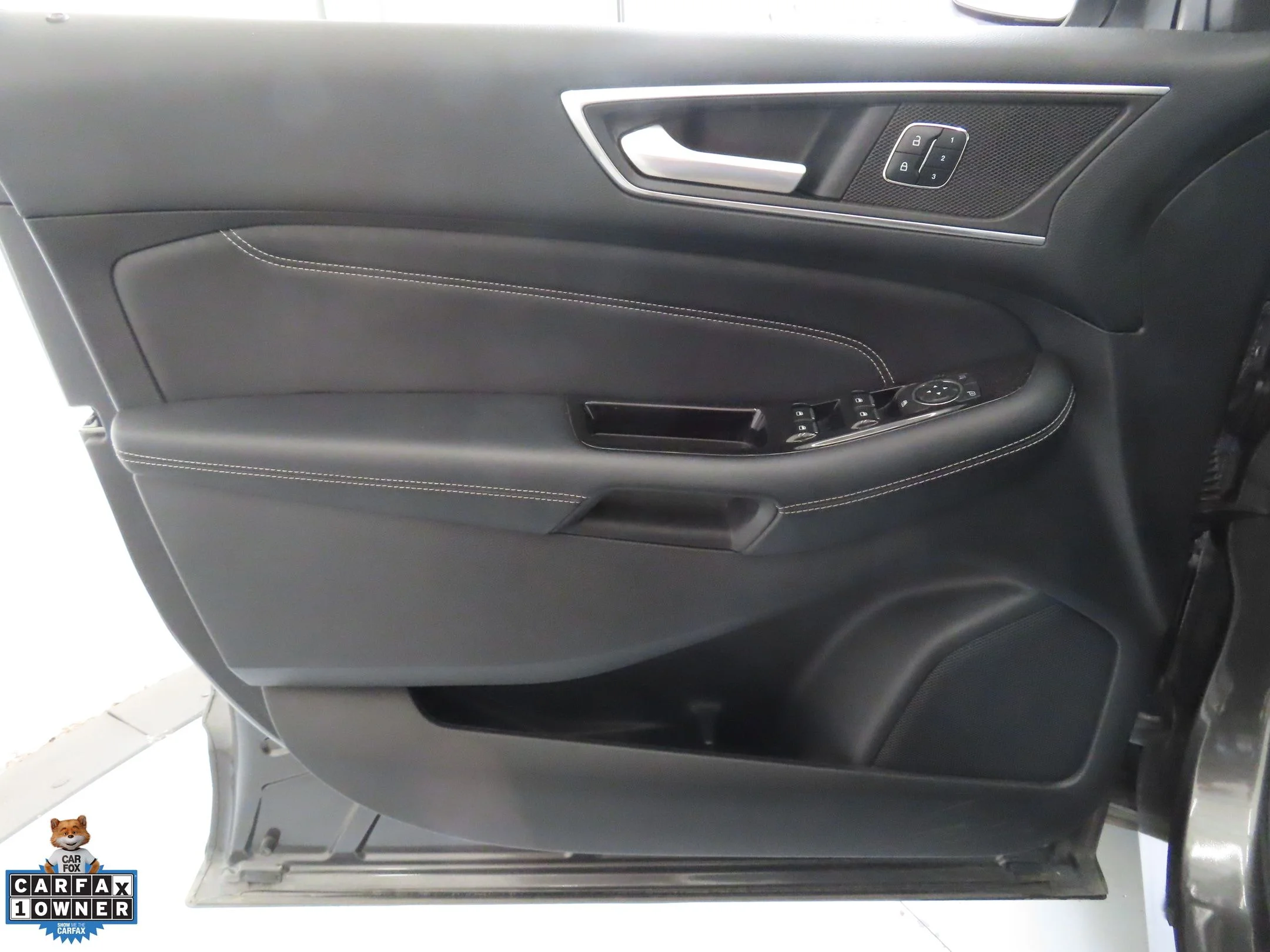 Used 2016 Gray Ford Titanium image 10