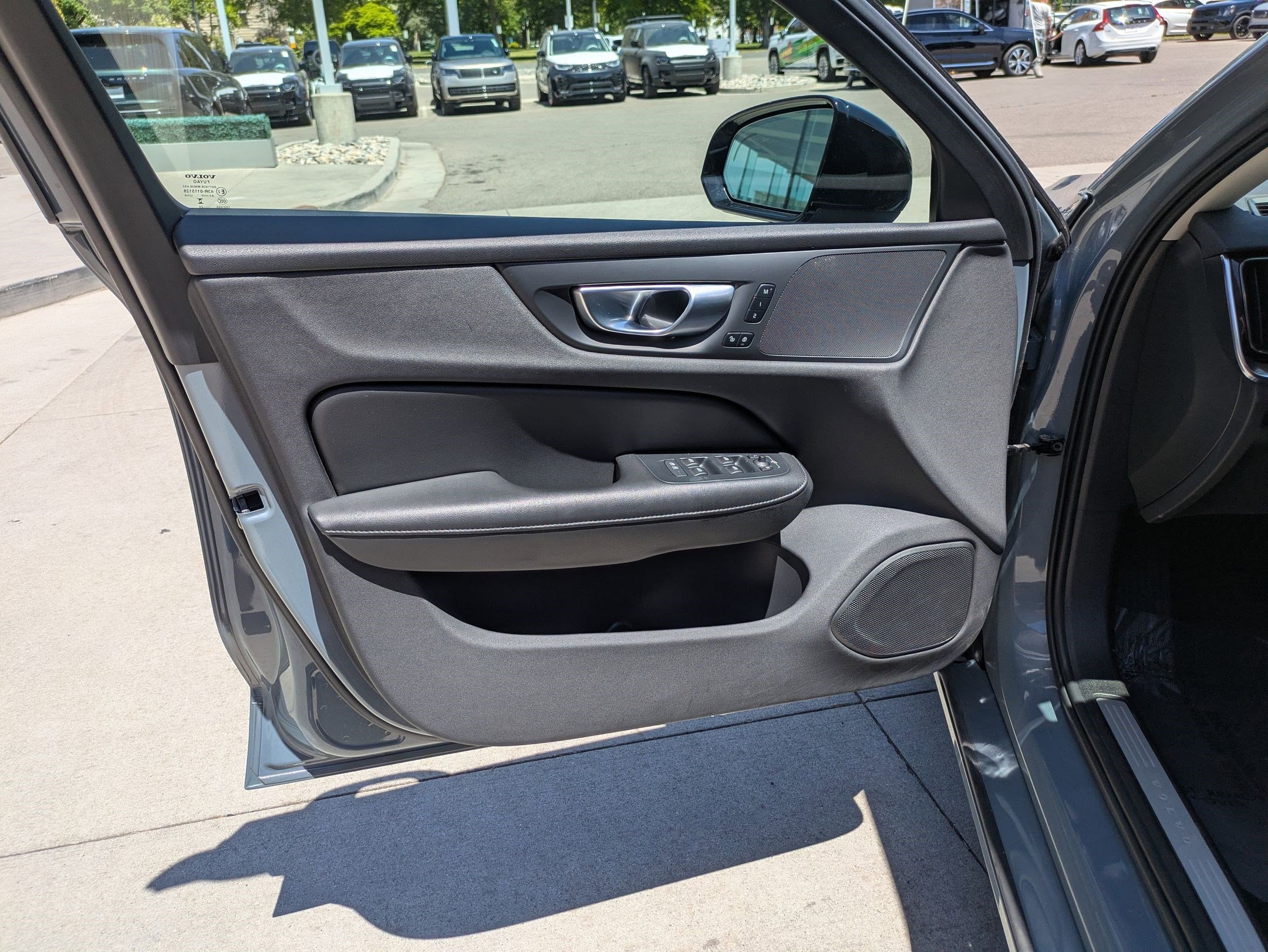 Used 2024 Blue Volvo Plus Dark Theme image 12