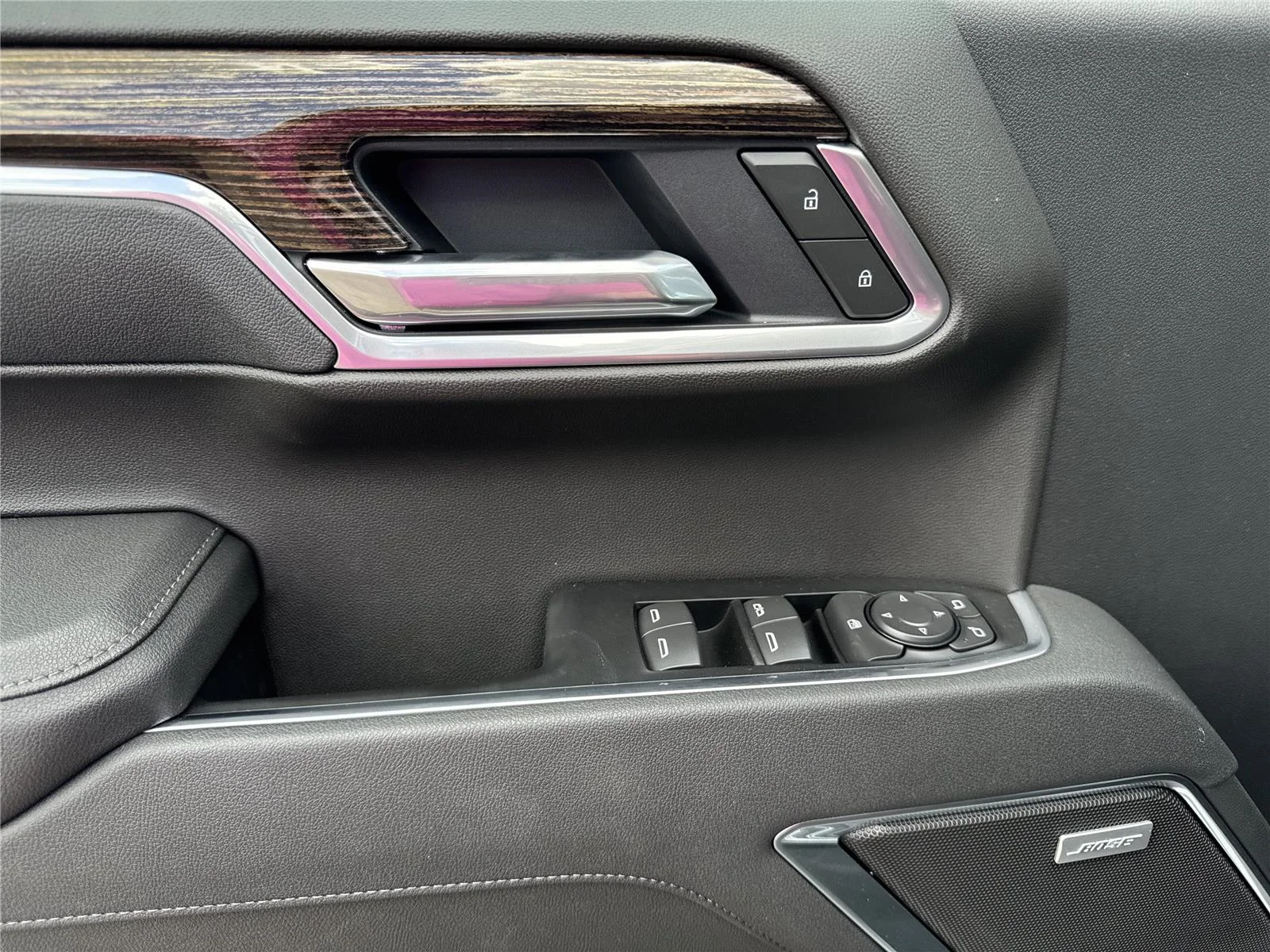 New 2026 Sterling Metallic GMC Elevation image 17