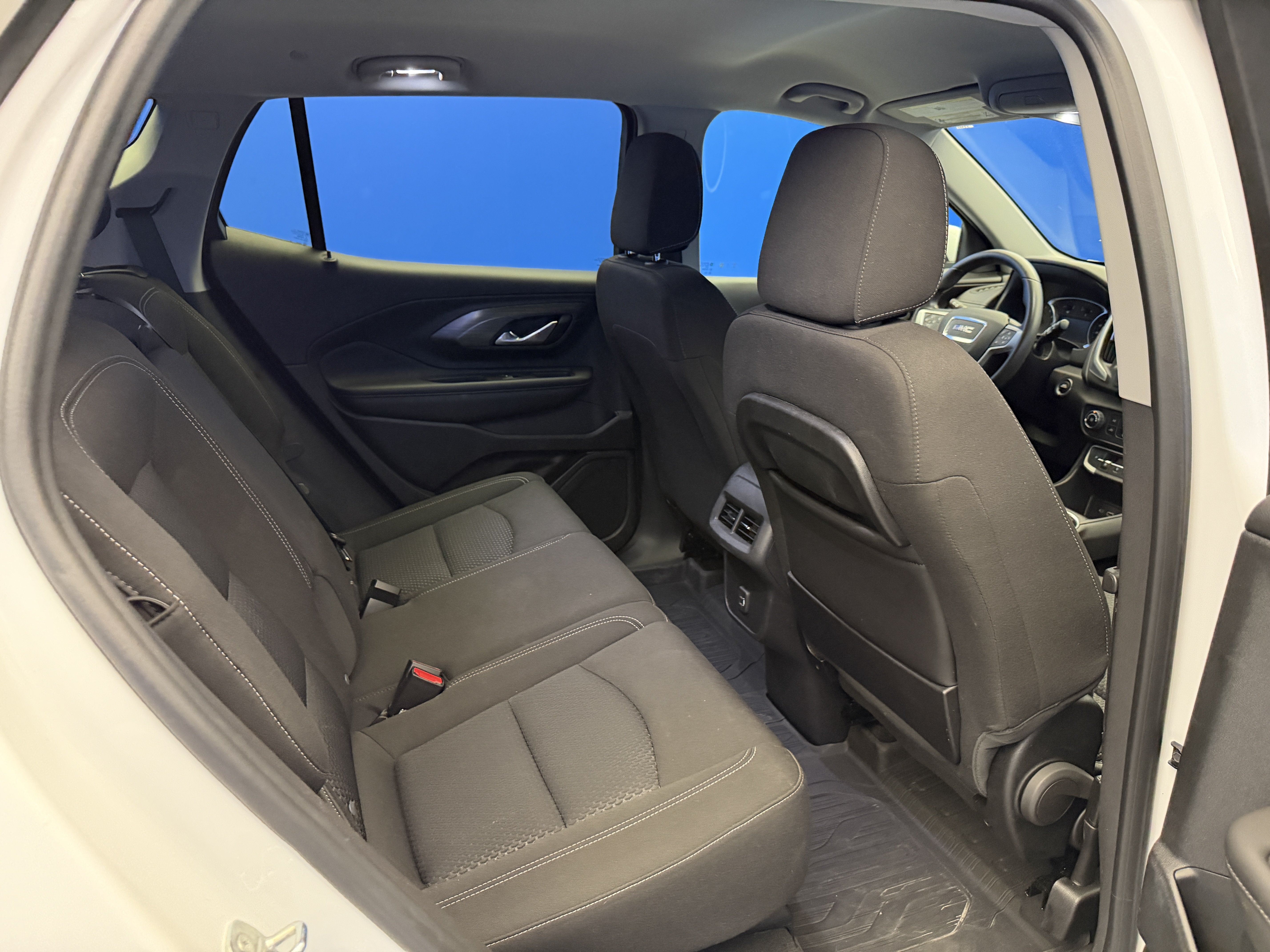 Used 2023 Summit White GMC SLE image 24
