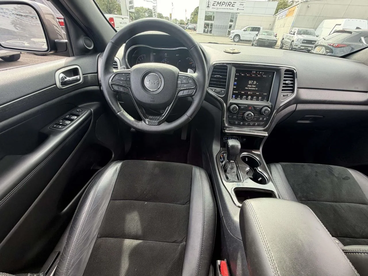Used 2017 Granite Crystal Metallic Clearcoat Jeep Altitude 4x4 image 21