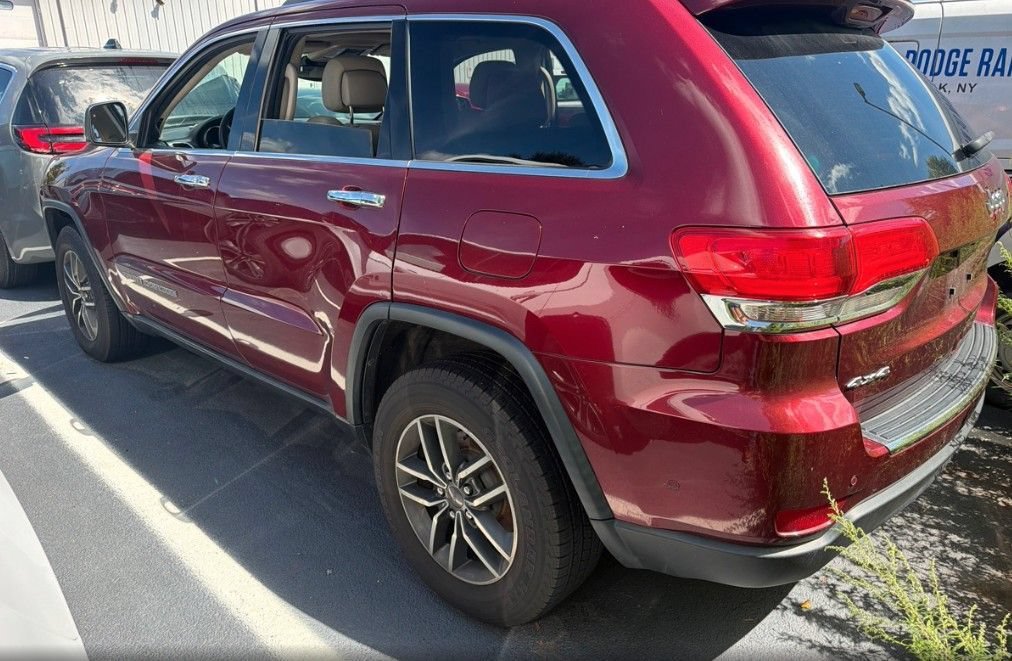 Used 2019 Velvet Red Pearlcoat Jeep Limited image 5