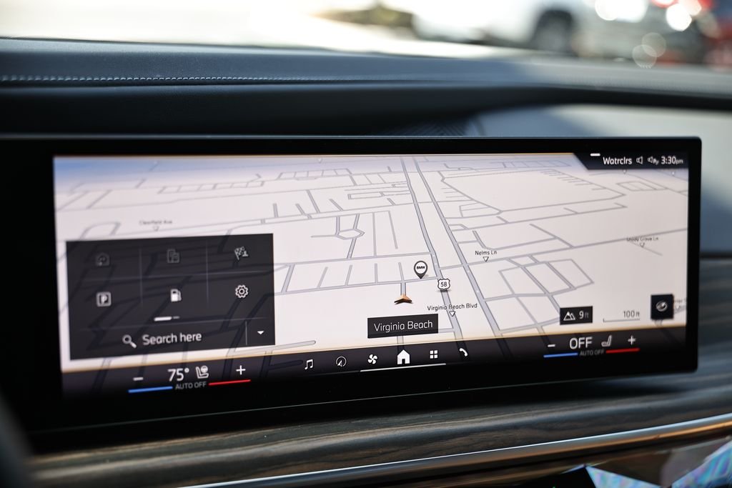 Used 2023 Brooklyn Gray Metallic BMW 740i image 37