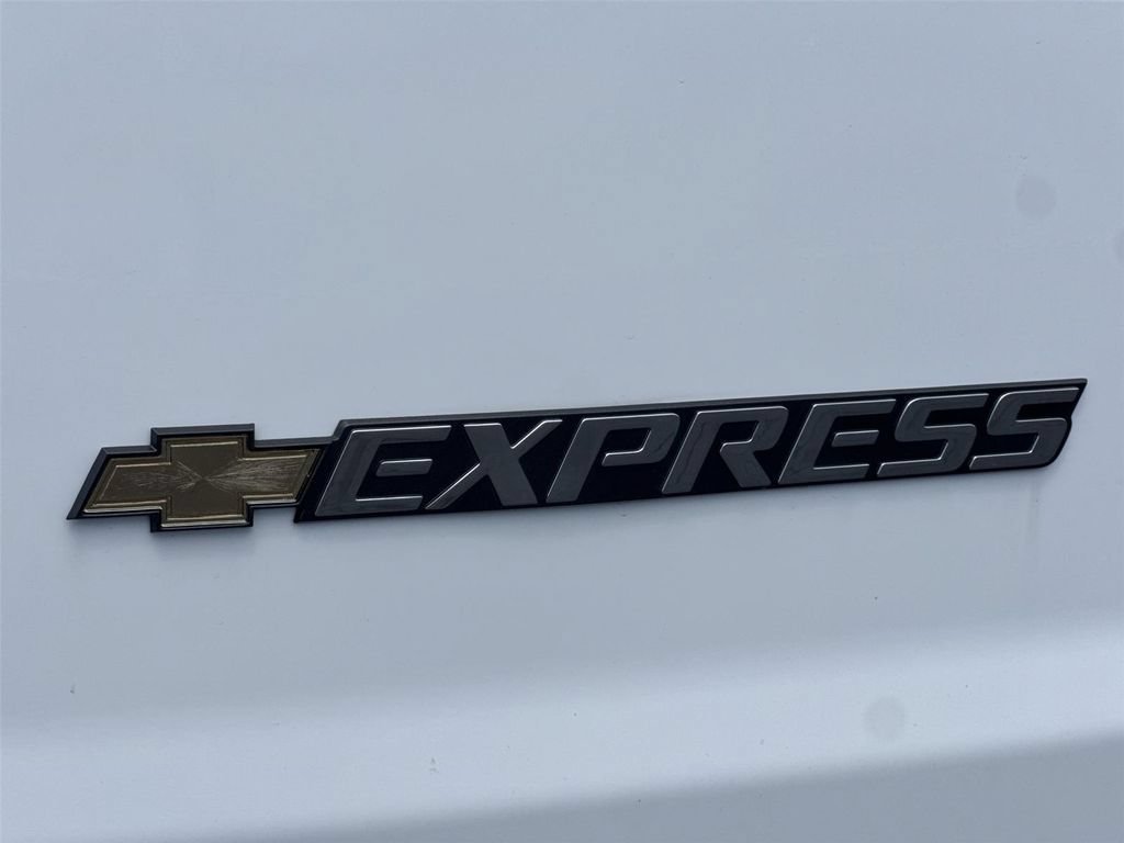 New 2026 Summit White Chevrolet LS image 25